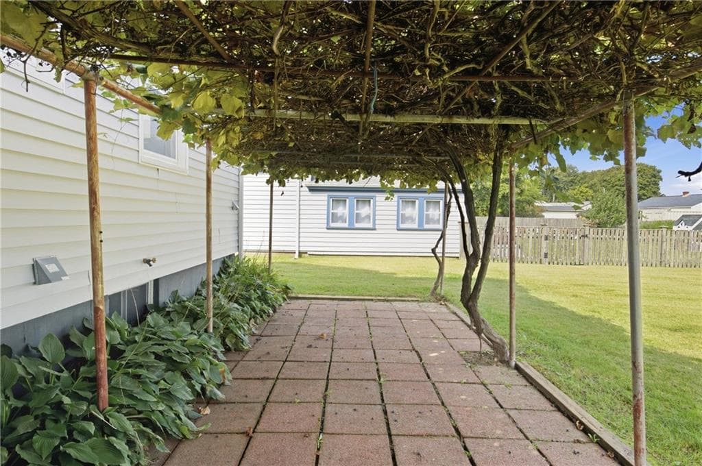 Single Family Residence at 136 Durfee Road, Tiverton, photo 36 of 39