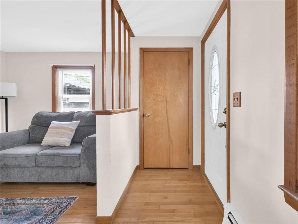 Single Family Residence at 133 Inman Avenue, Warwick, photo 3 of 31