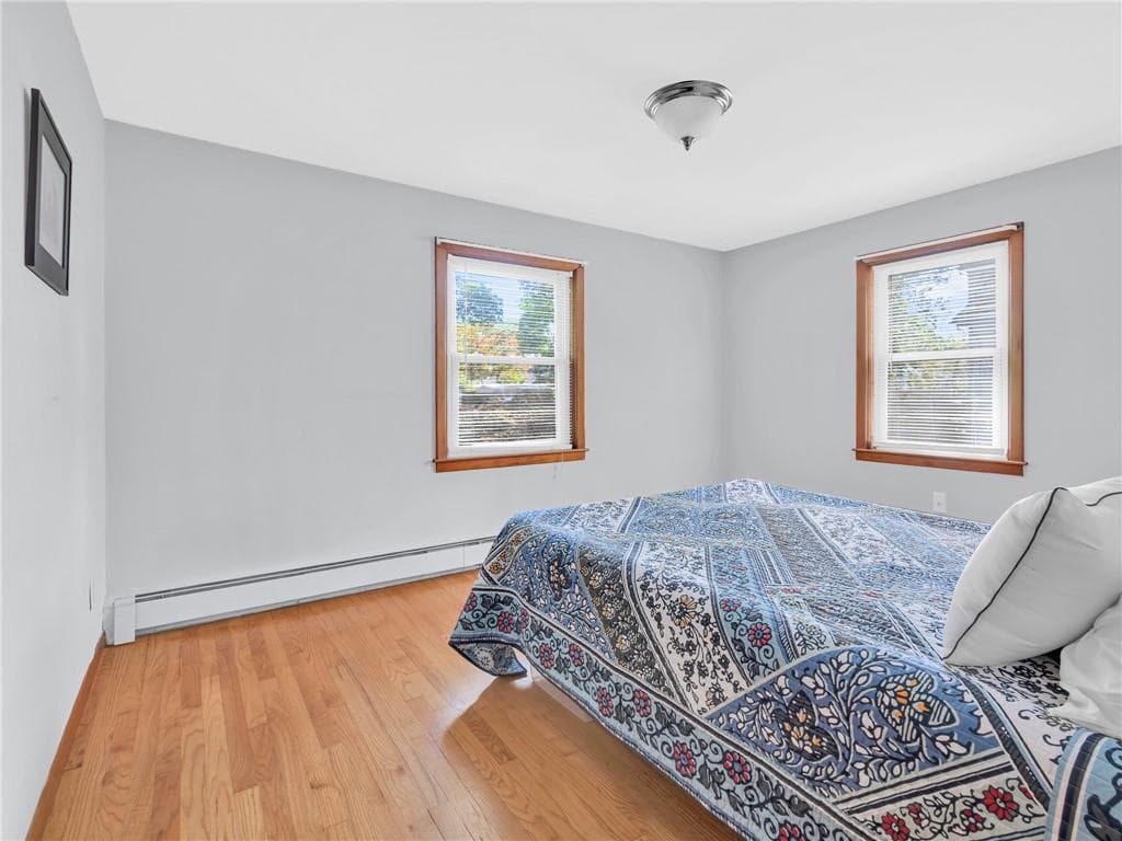 Single Family Residence at 133 Inman Avenue, Warwick, photo 15 of 31