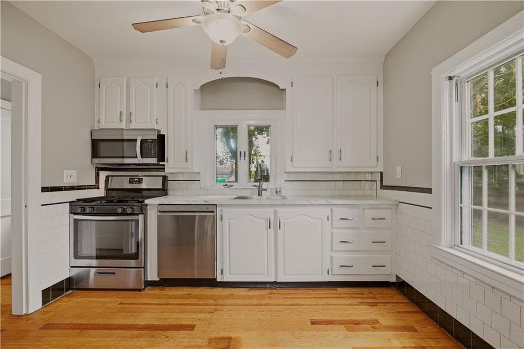 Single Family Residence at 10 Loxley Road, Providence, photo 7 of 34