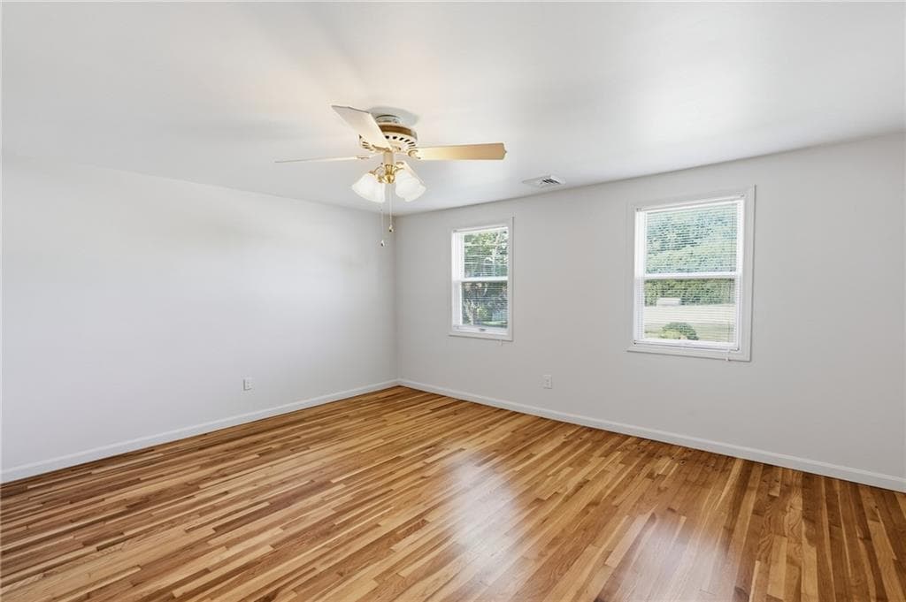 Single Family Residence at 4 Roosevelt Drive, Bristol, photo 17 of 50