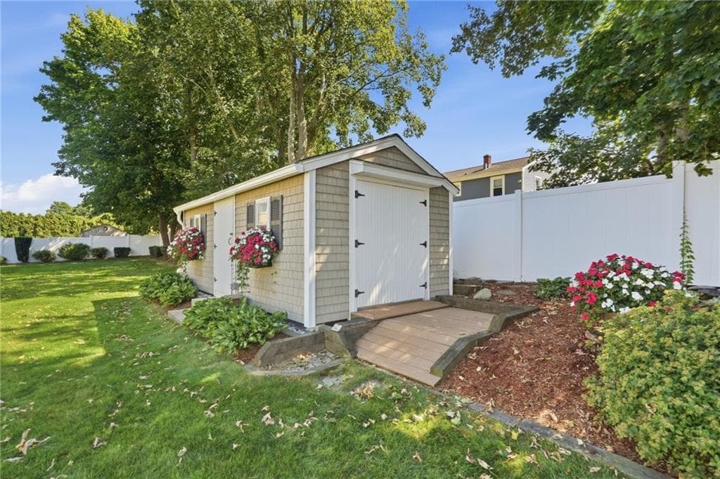 Single Family Residence at 4 Roosevelt Drive, Bristol, photo 47 of 50