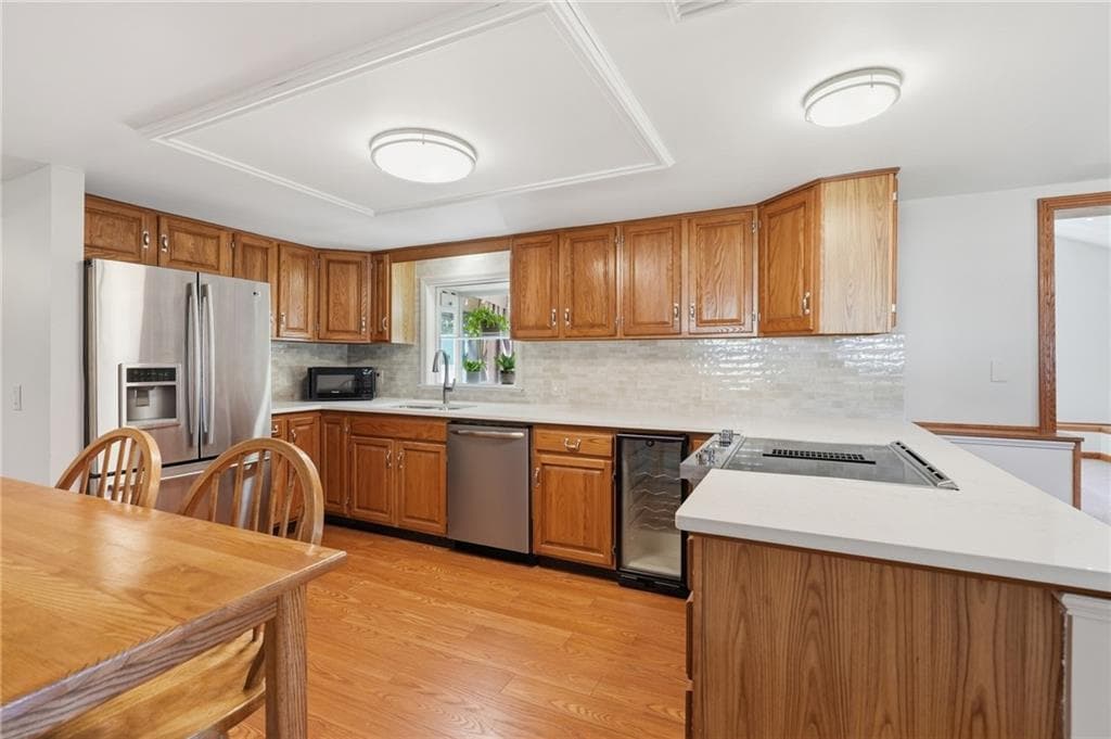 Single Family Residence at 4 Roosevelt Drive, Bristol, photo 7 of 50