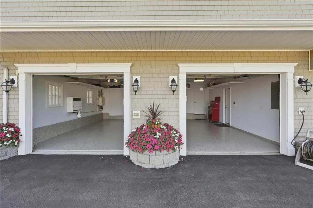 Single Family Residence at 4 Roosevelt Drive, Bristol, photo 24 of 50