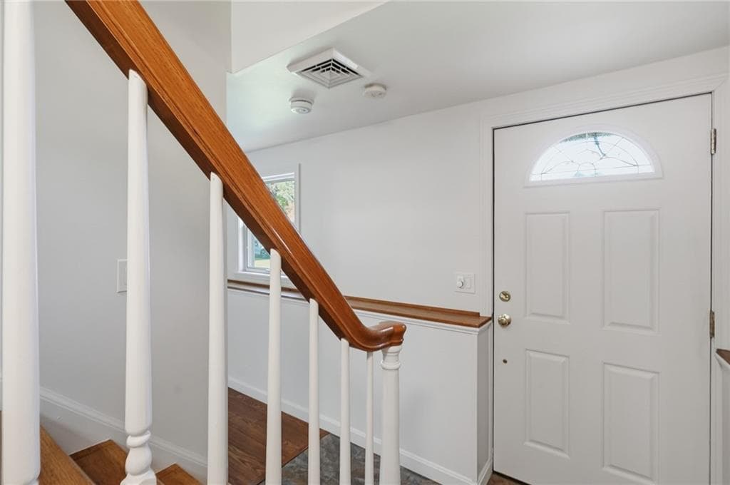Single Family Residence at 4 Roosevelt Drive, Bristol, photo 14 of 50