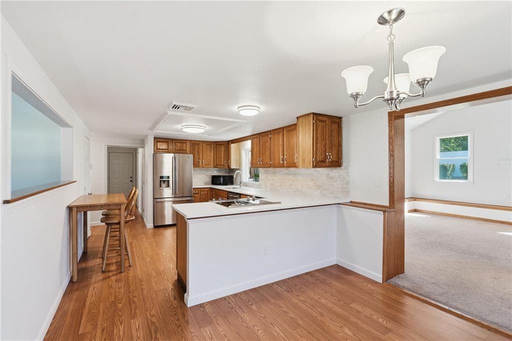 Single Family Residence at 4 Roosevelt Drive, Bristol, photo 8 of 50