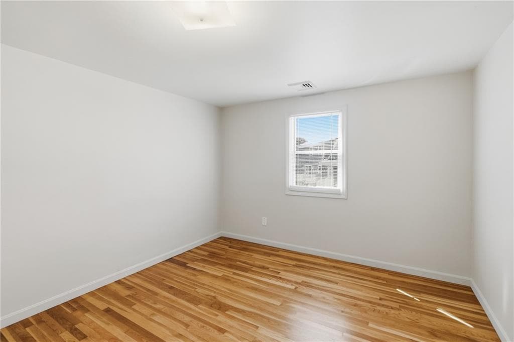 Single Family Residence at 4 Roosevelt Drive, Bristol, photo 21 of 50
