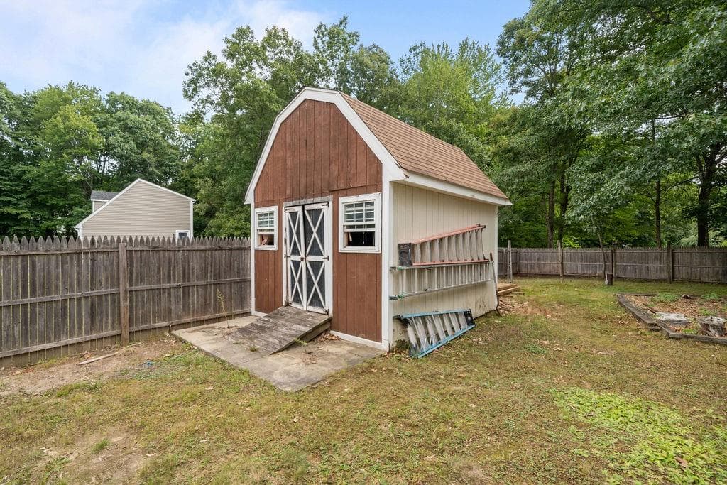Single Family Residence at 133 Killiney Woods, Millville, photo 7 of 48