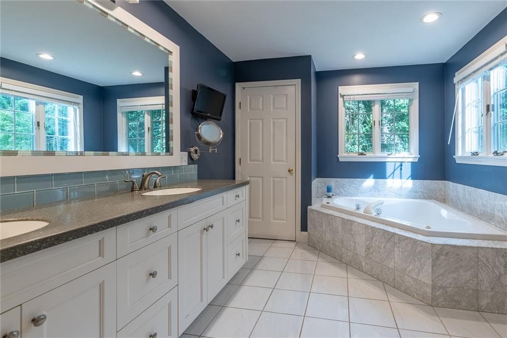 Single Family Residence at 67 Earles Court, Narragansett, photo 26 of 50