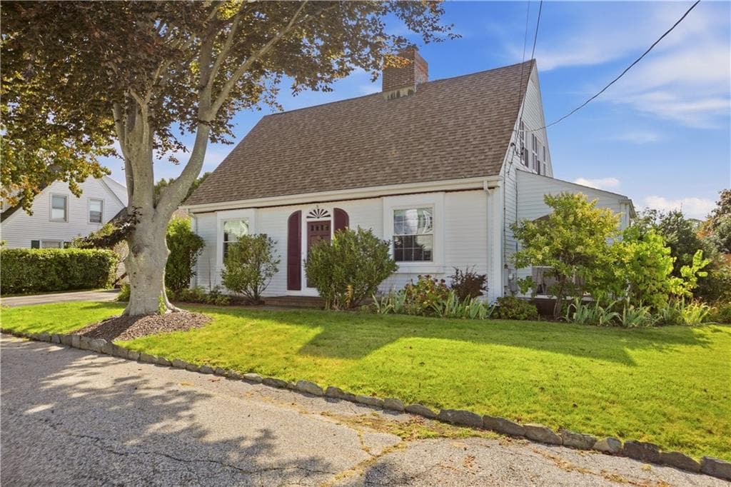 Single Family Residence at 8 Fort Hill Road, Bristol, photo 2 of 46