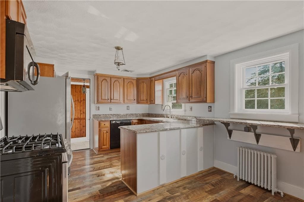 Single Family Residence at 8 Fort Hill Road, Bristol, photo 5 of 46