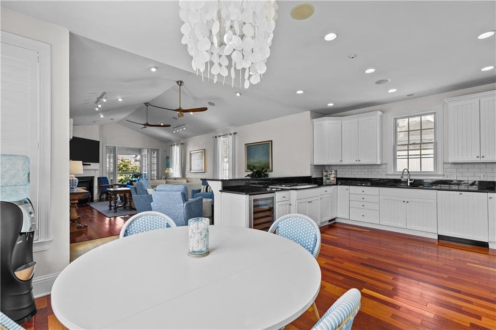 Single Family Residence at 59 Carnegie Harbor Drive, Portsmouth, photo 20 of 50