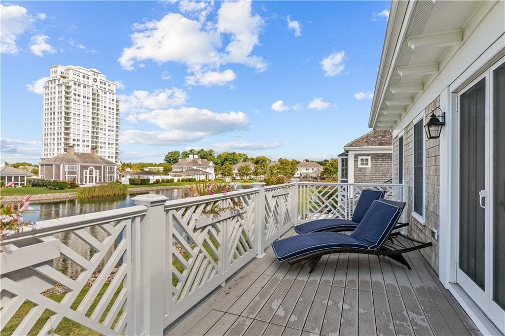 Single Family Residence at 59 Carnegie Harbor Drive, Portsmouth, photo 34 of 50