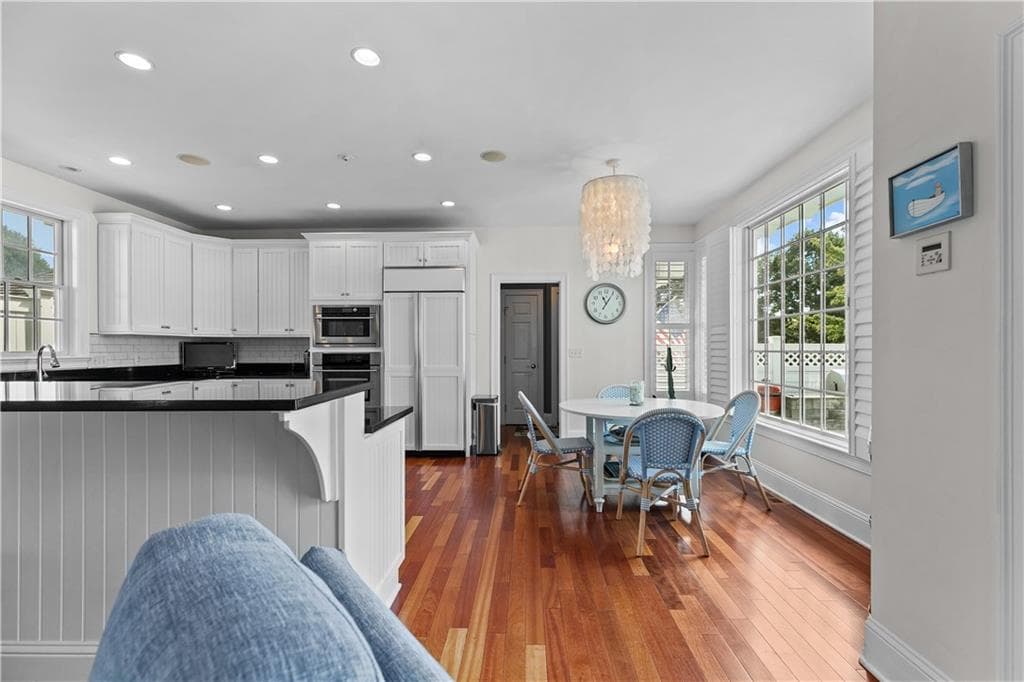 Single Family Residence at 59 Carnegie Harbor Drive, Portsmouth, photo 15 of 50