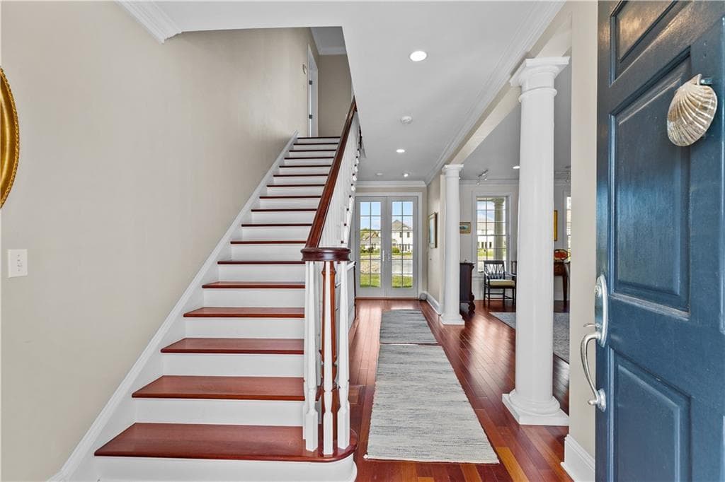 Single Family Residence at 59 Carnegie Harbor Drive, Portsmouth, photo 4 of 50