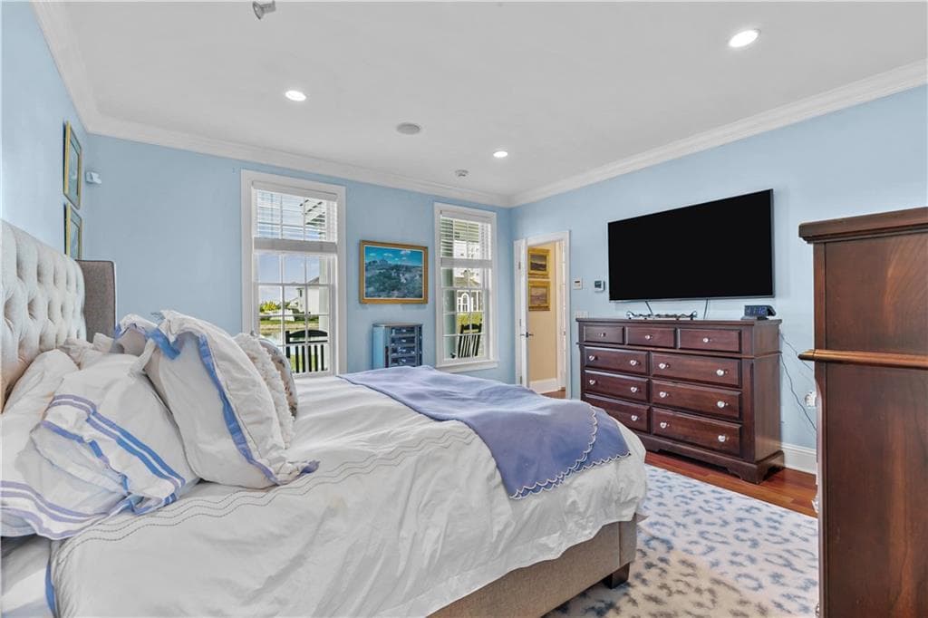 Single Family Residence at 59 Carnegie Harbor Drive, Portsmouth, photo 25 of 50