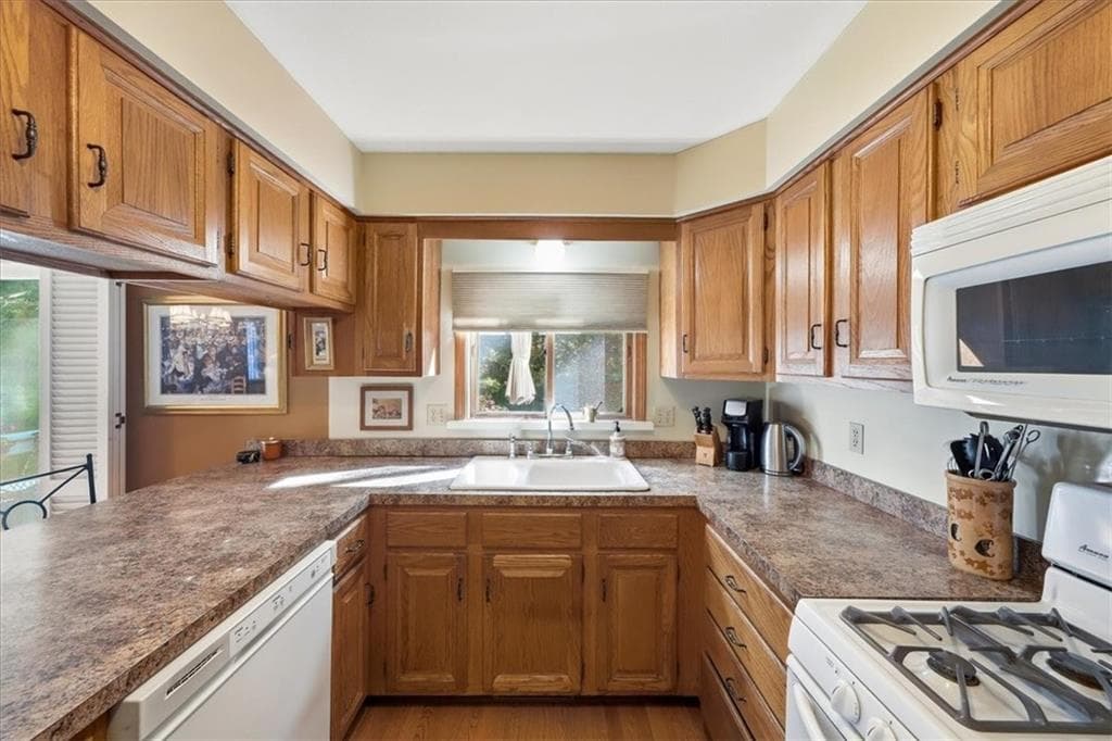 Condominium at 125 Smith Avenue UNIT 5F, Smithfield, photo 14 of 50