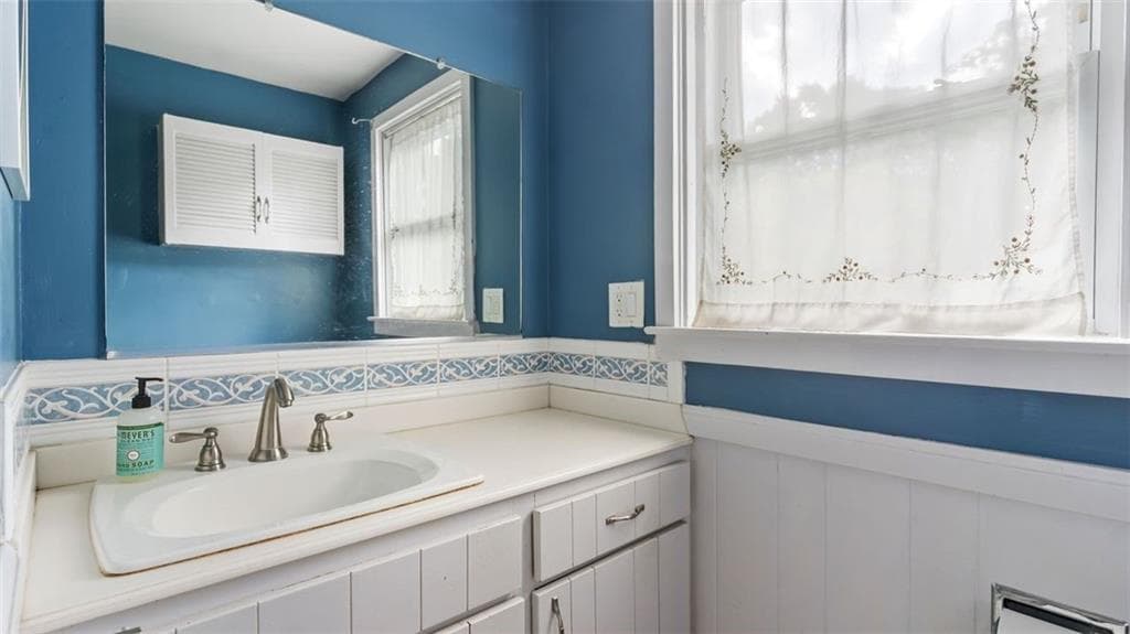 Single Family Residence at 26 Rutherglen Avenue, Providence, photo 23 of 31