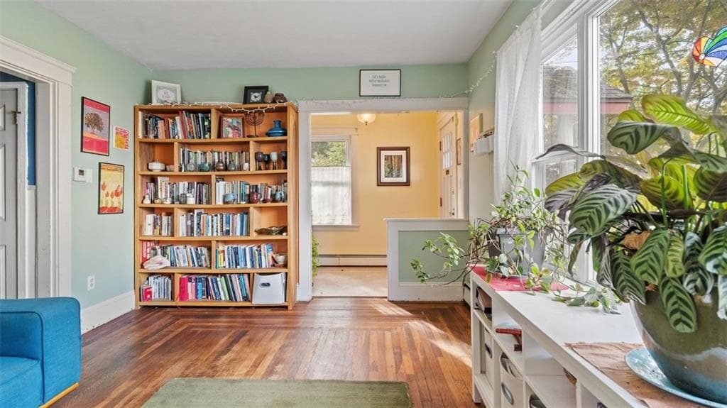 Single Family Residence at 26 Rutherglen Avenue, Providence, photo 5 of 31