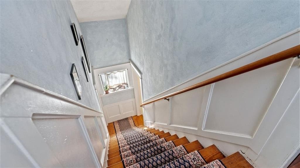 Single Family Residence at 26 Rutherglen Avenue, Providence, photo 18 of 31