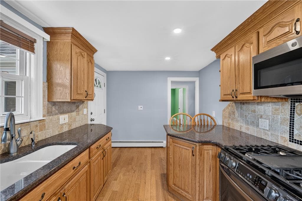 Single Family Residence at 110 Bryant Road, Cranston, photo 4 of 24