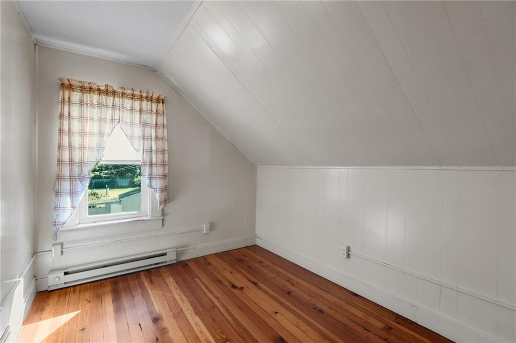 Single Family Residence at 70 Northup Street, Warwick, photo 13 of 29