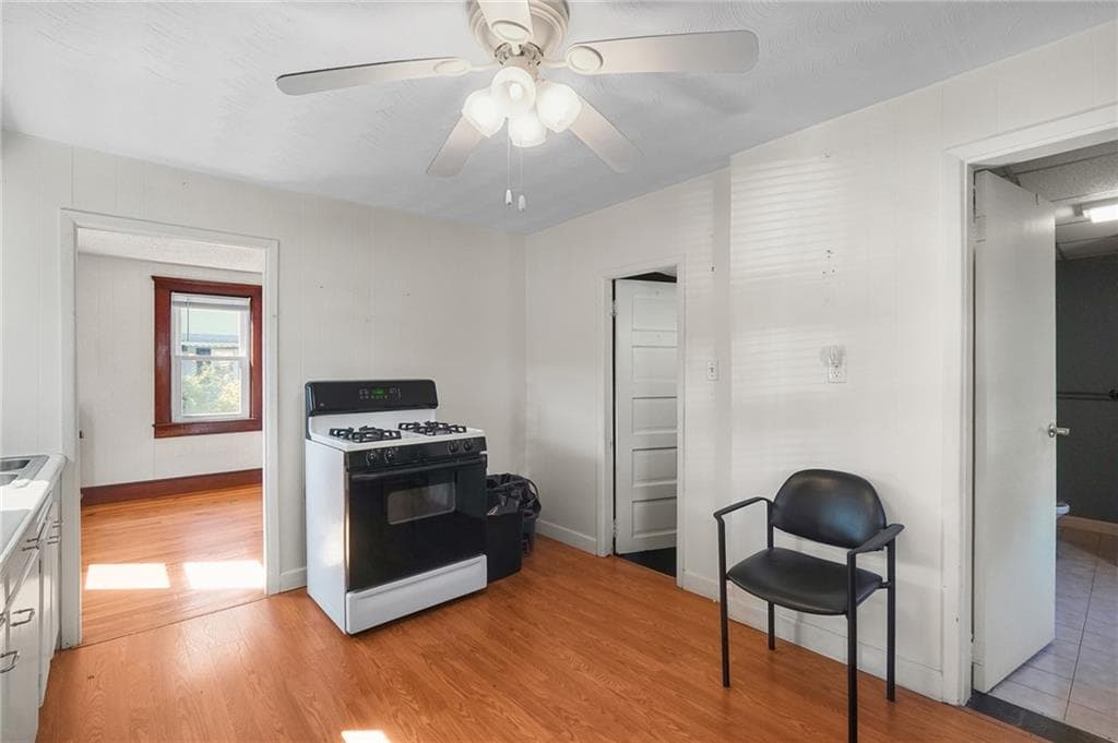 Single Family Residence at 70 Northup Street, Warwick, photo 20 of 29