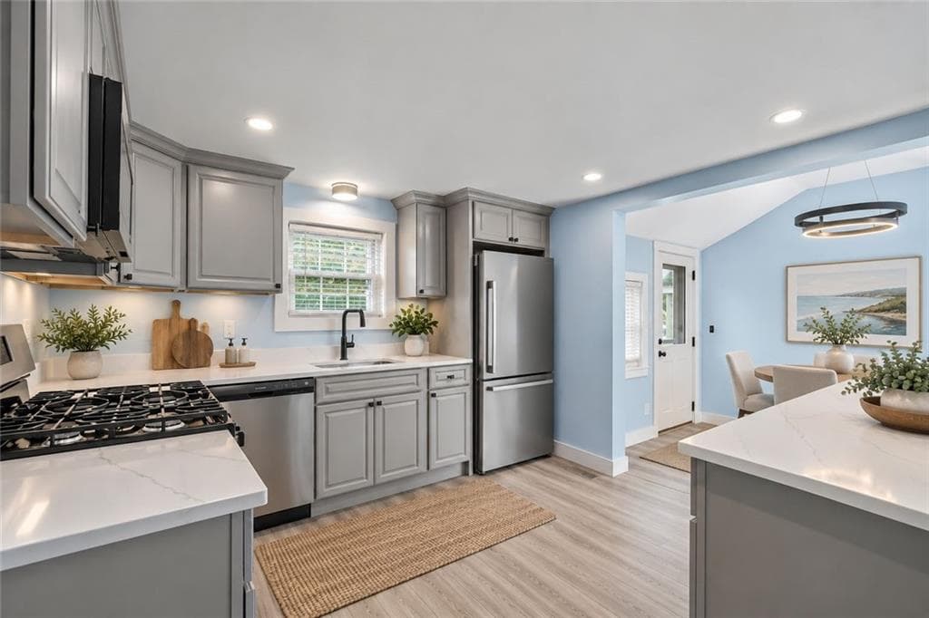 Single Family Residence at 95 Harmony Court, Warwick, photo 6 of 36
