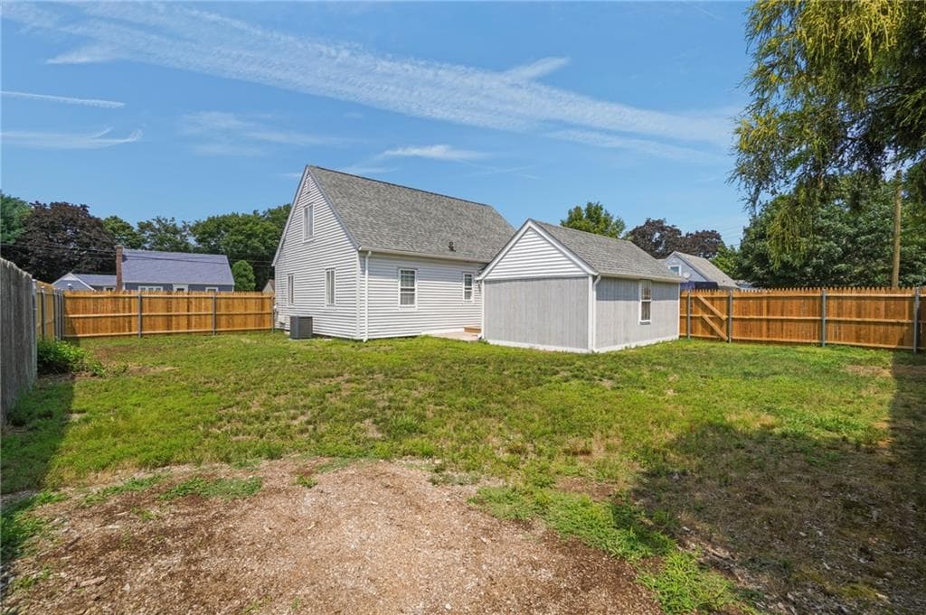 Single Family Residence at 95 Harmony Court, Warwick, photo 26 of 36