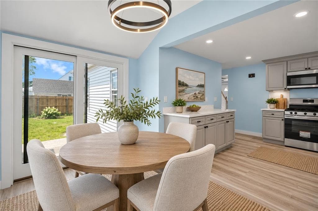 Single Family Residence at 95 Harmony Court, Warwick, photo 5 of 36