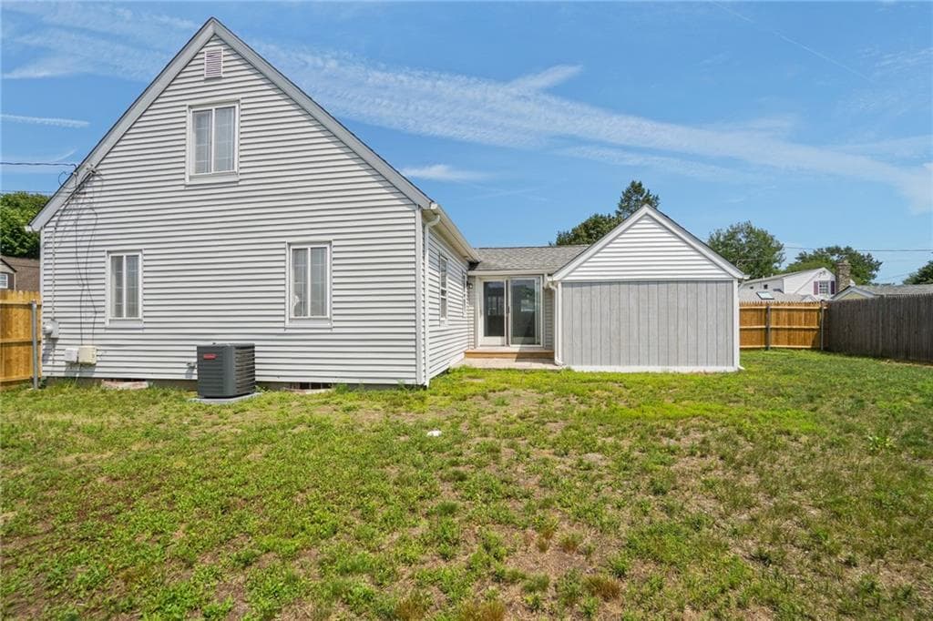 Single Family Residence at 95 Harmony Court, Warwick, photo 31 of 36