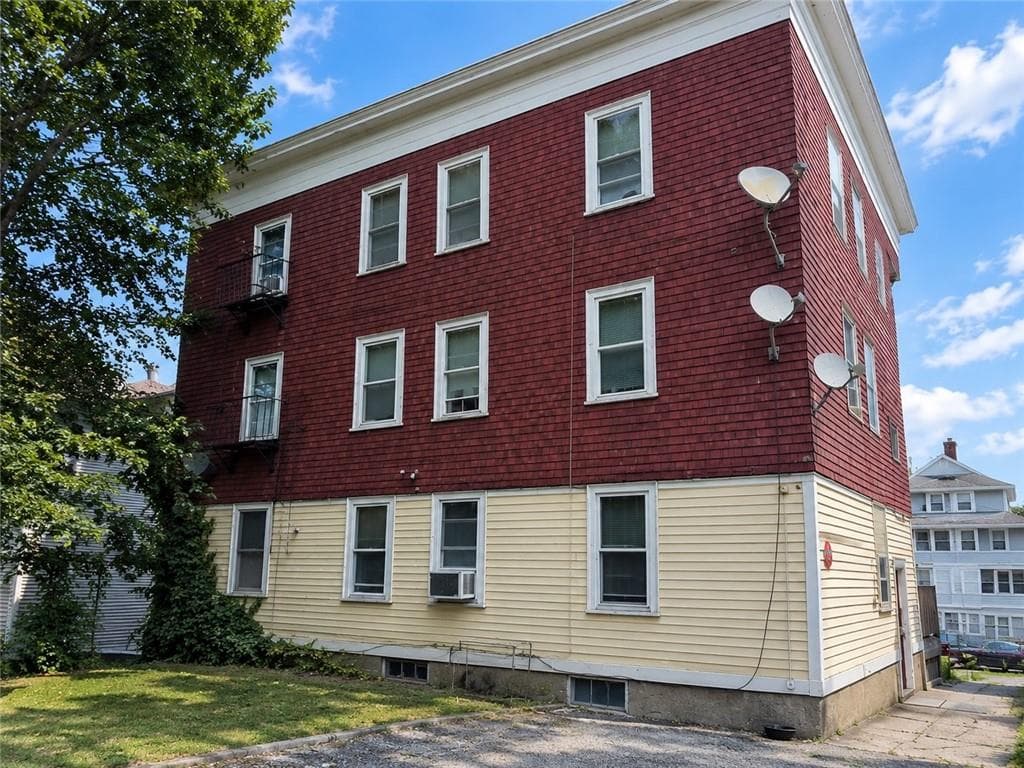 Commercial at 274 Diamond Hill Road, Woonsocket, photo 5 of 20