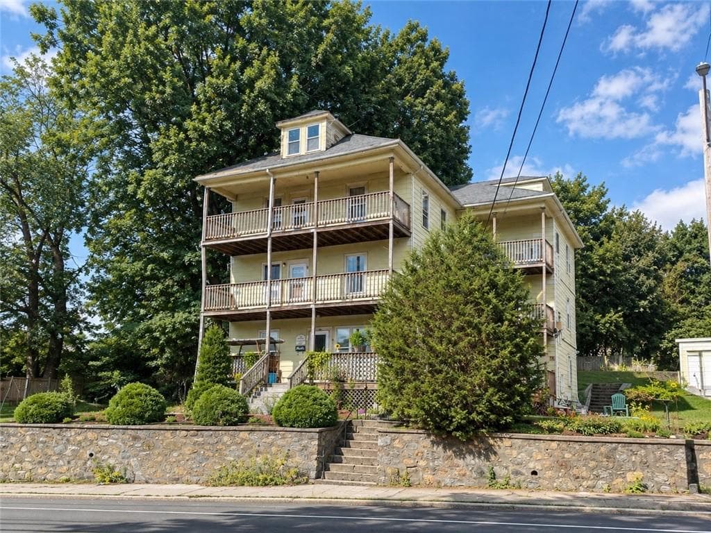 Commercial at 274 Diamond Hill Road, Woonsocket, photo 9 of 20
