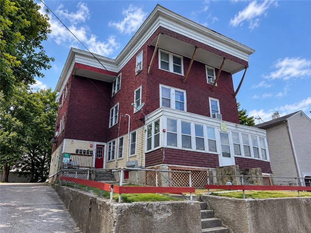 Commercial at 274 Diamond Hill Road, Woonsocket, photo 4 of 20