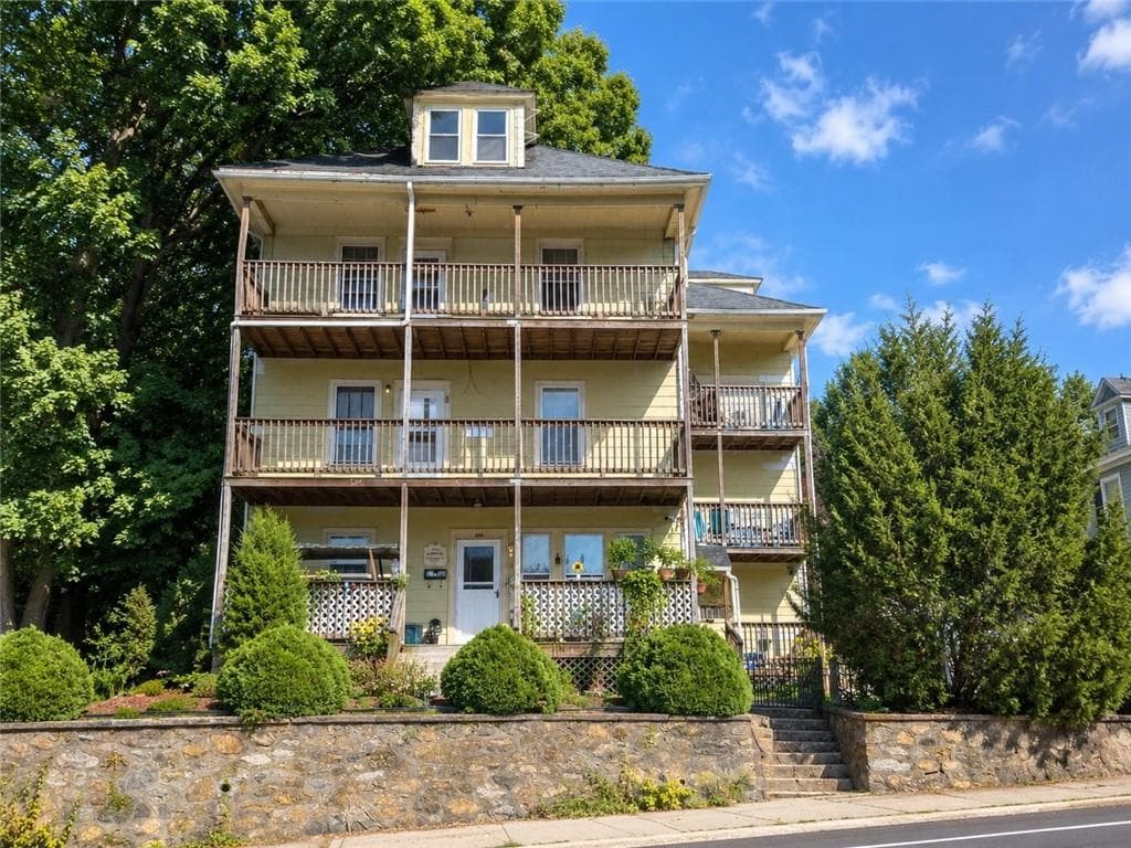 Commercial at 274 Diamond Hill Road, Woonsocket, photo 8 of 20