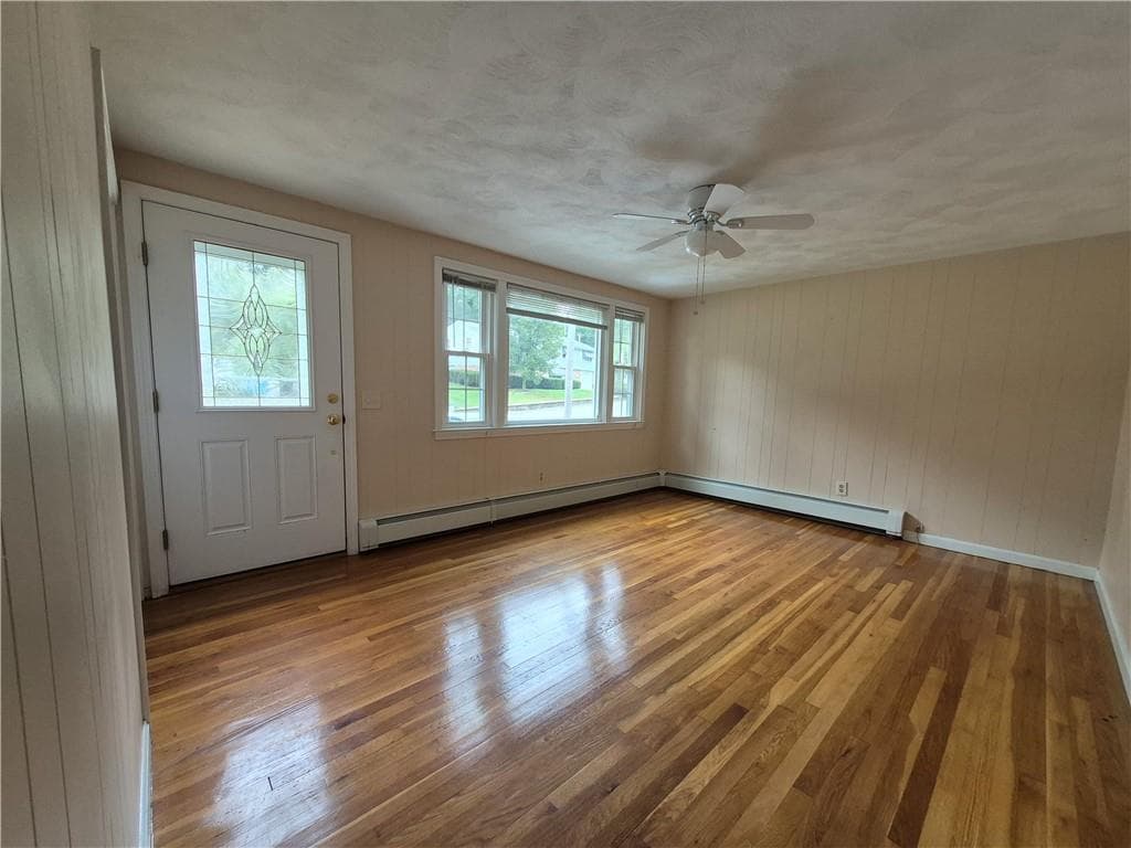 Single Family Residence at 86 Marshall Circle, Coventry, photo 11 of 23