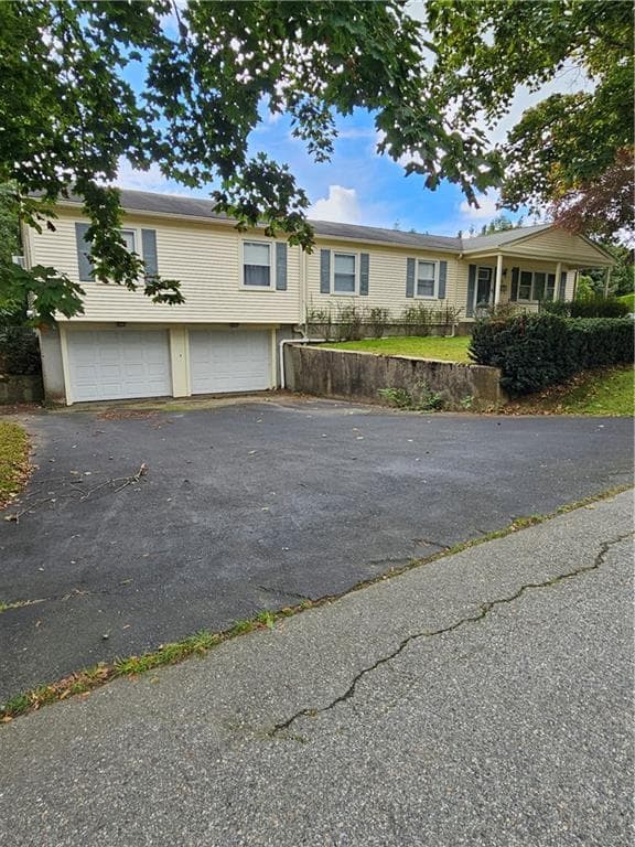 16 Brooks Farm Drive