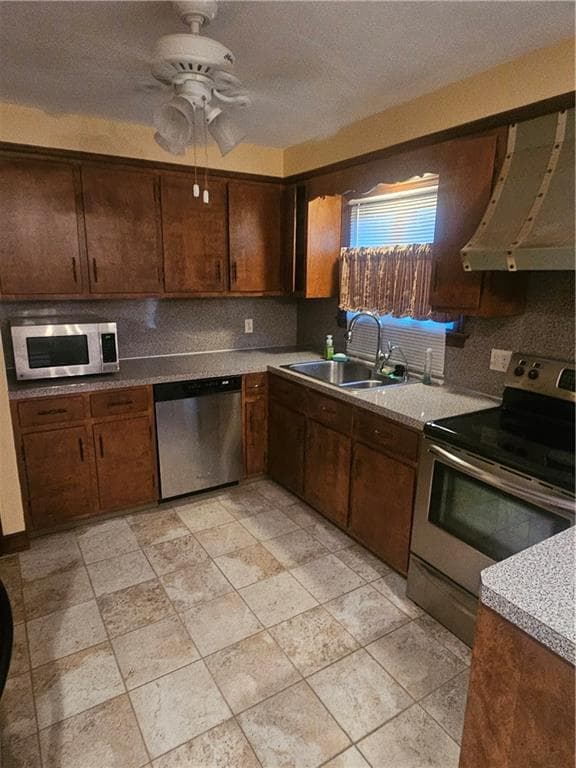 Single Family Residence at 16 Brooks Farm Drive, Bristol, photo 8 of 18