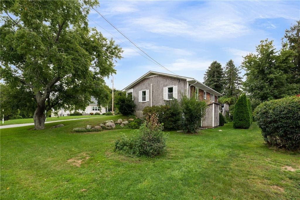 Single Family Residence at 55 Bay VIew Road, Charlestown, photo 3 of 39