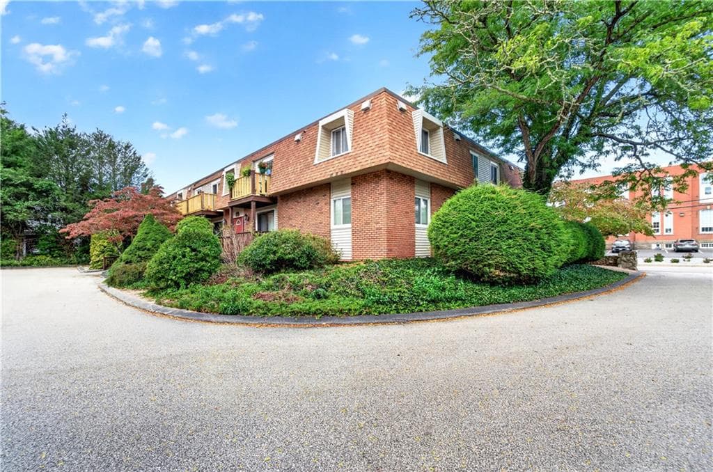 Condominium at 23 School Street UNIT 6W, Westerly, photo 28 of 33