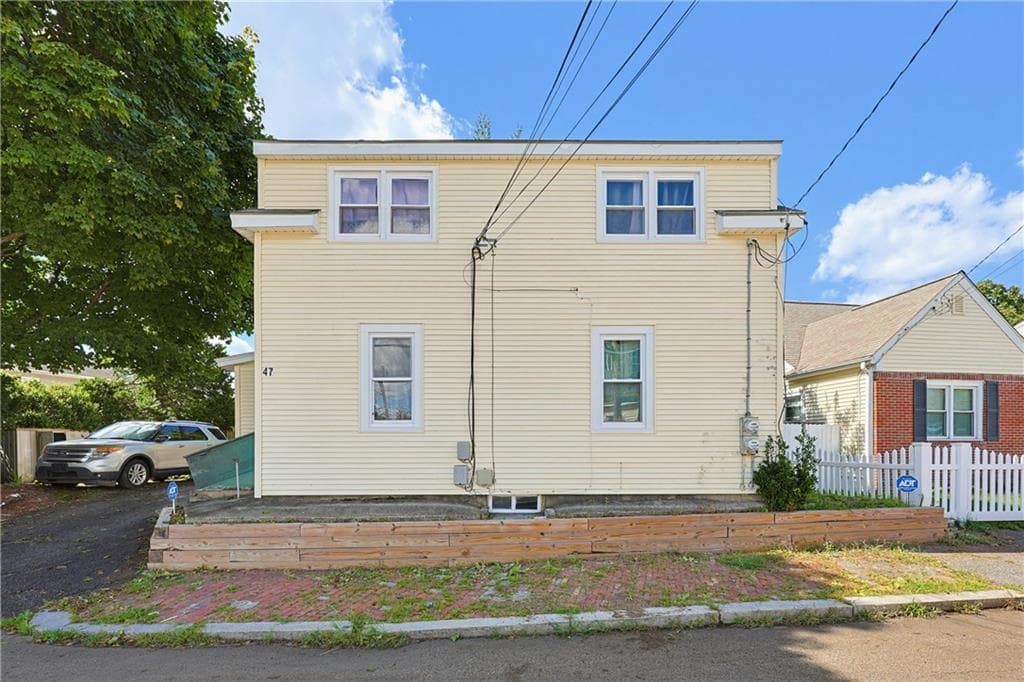 Multi Family at 47 Sibyl Street, Providence, photo 13 of 14