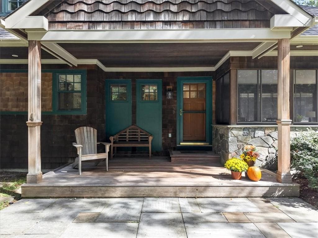 Single Family Residence at 10 Pinecrest Road, Richmond, photo 2 of 50