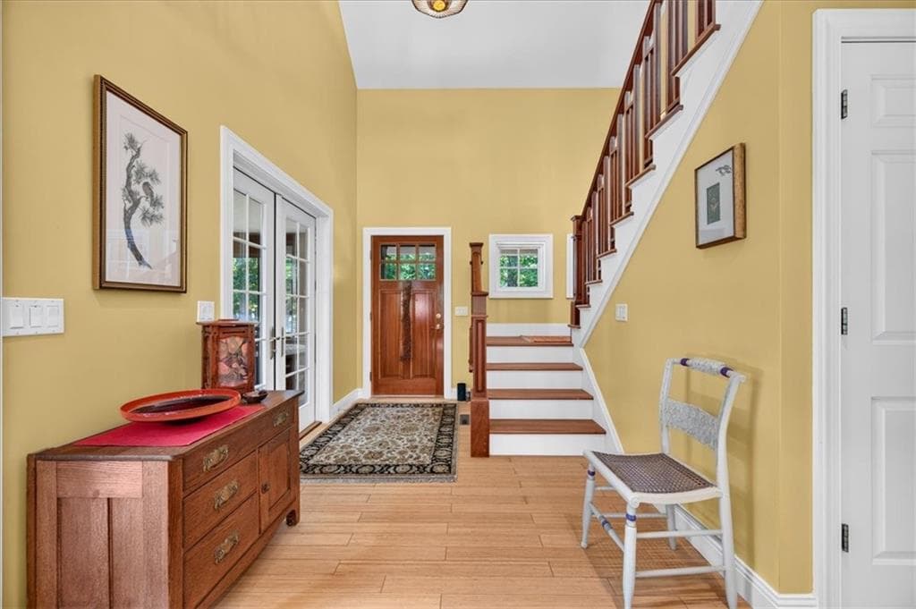 Single Family Residence at 10 Pinecrest Road, Richmond, photo 6 of 50