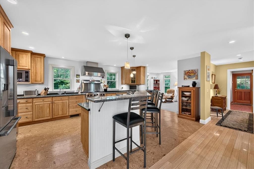 Single Family Residence at 10 Pinecrest Road, Richmond, photo 17 of 50