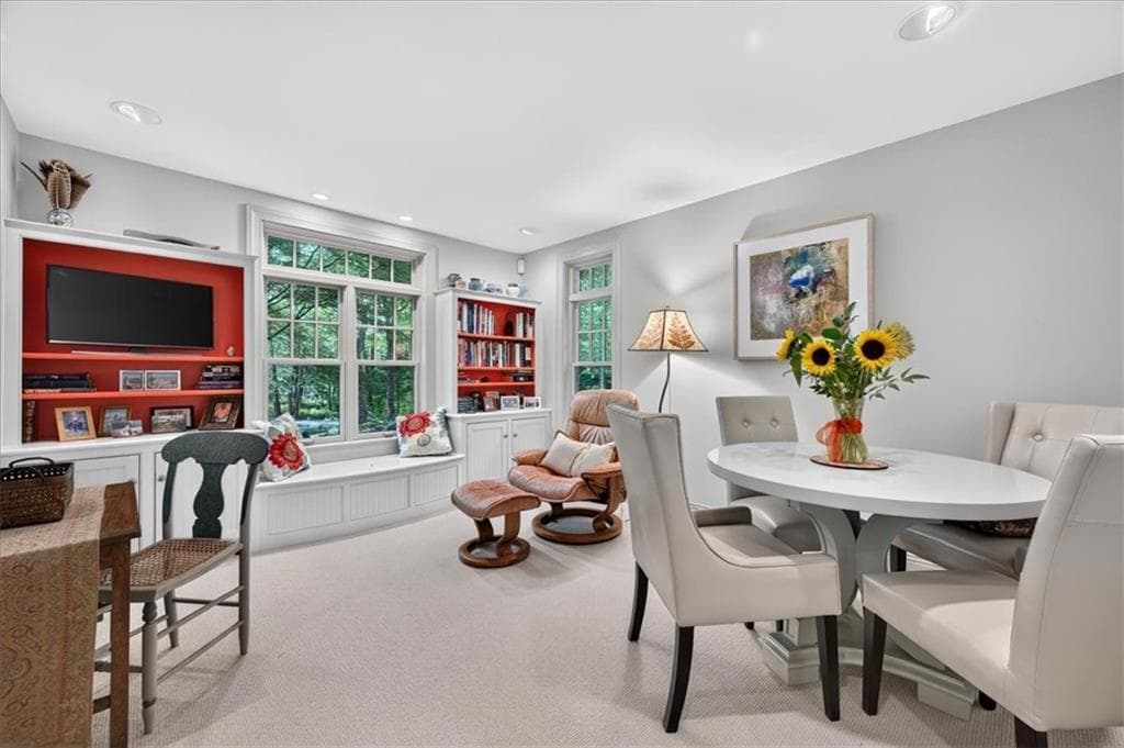 Single Family Residence at 10 Pinecrest Road, Richmond, photo 20 of 50