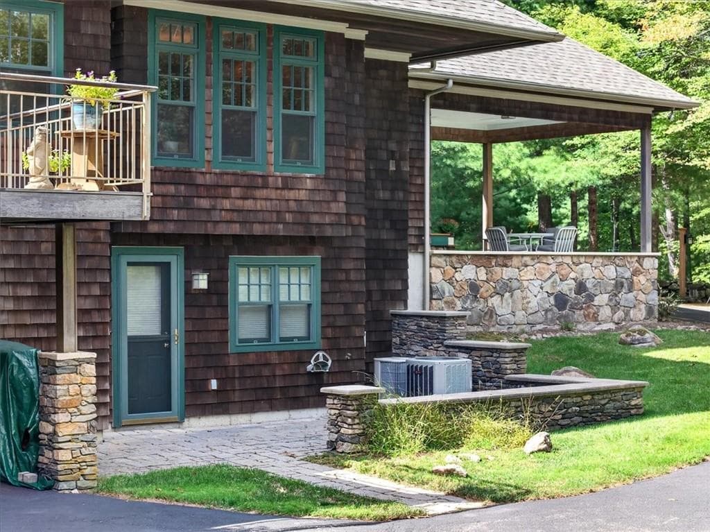 Single Family Residence at 10 Pinecrest Road, Richmond, photo 37 of 50