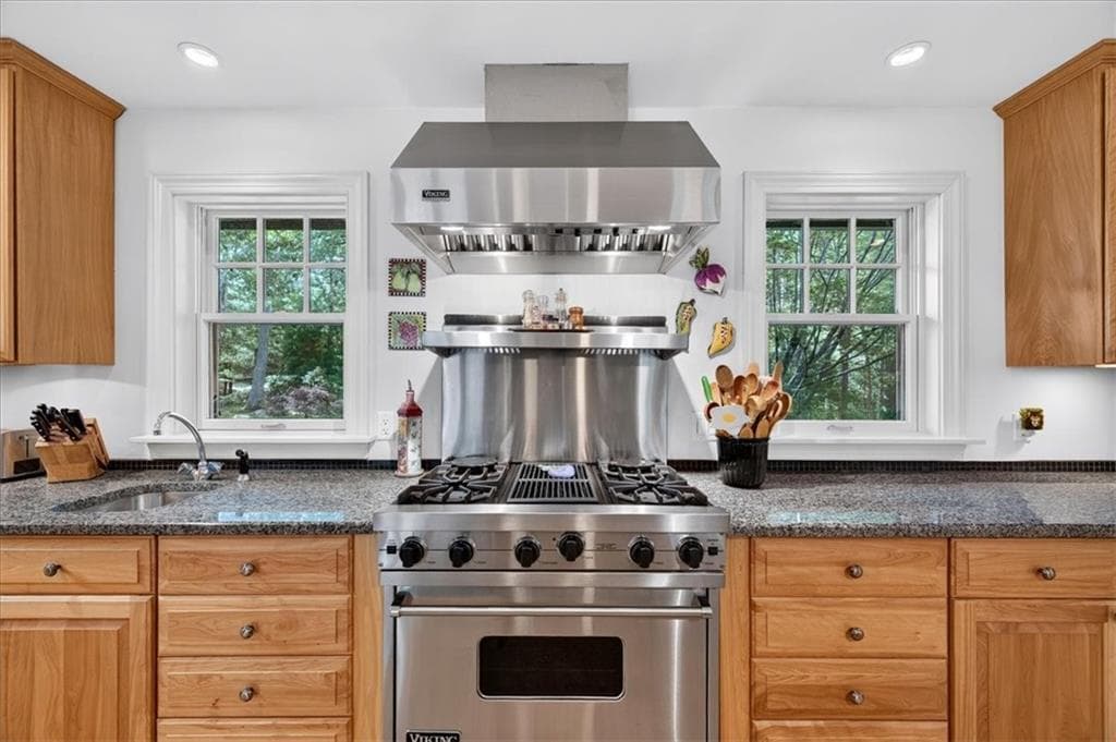 Single Family Residence at 10 Pinecrest Road, Richmond, photo 15 of 50