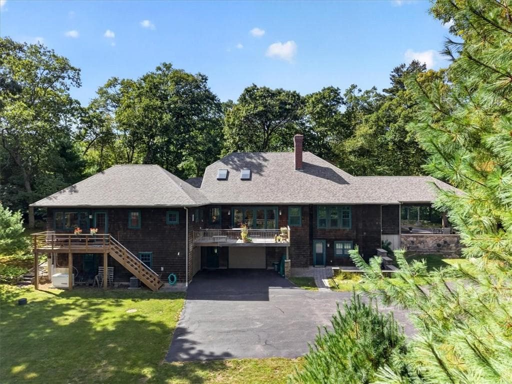 Single Family Residence at 10 Pinecrest Road, Richmond, photo 4 of 50