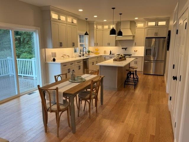 Single Family Residence at 25 Dawsons Circle, South Kingstown, photo 2 of 9