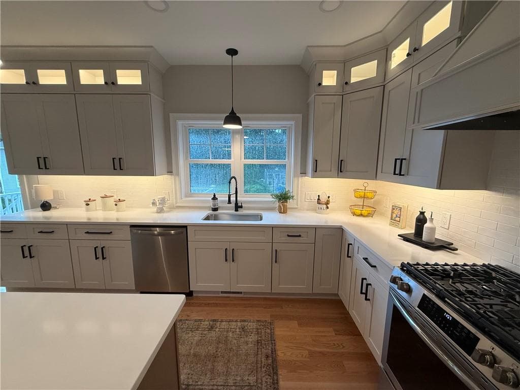 Single Family Residence at 25 Dawsons Circle, South Kingstown, photo 5 of 9